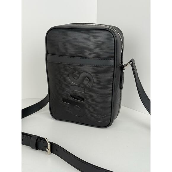 LOUIS VUITTON x Supreme Danube PM Epi Leather Black Men's Shoulder Bag - Picture 1 of 14